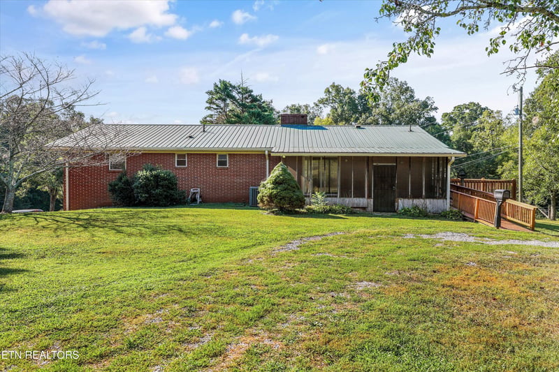 985 Lane Dr, Friendsville, TN 37737