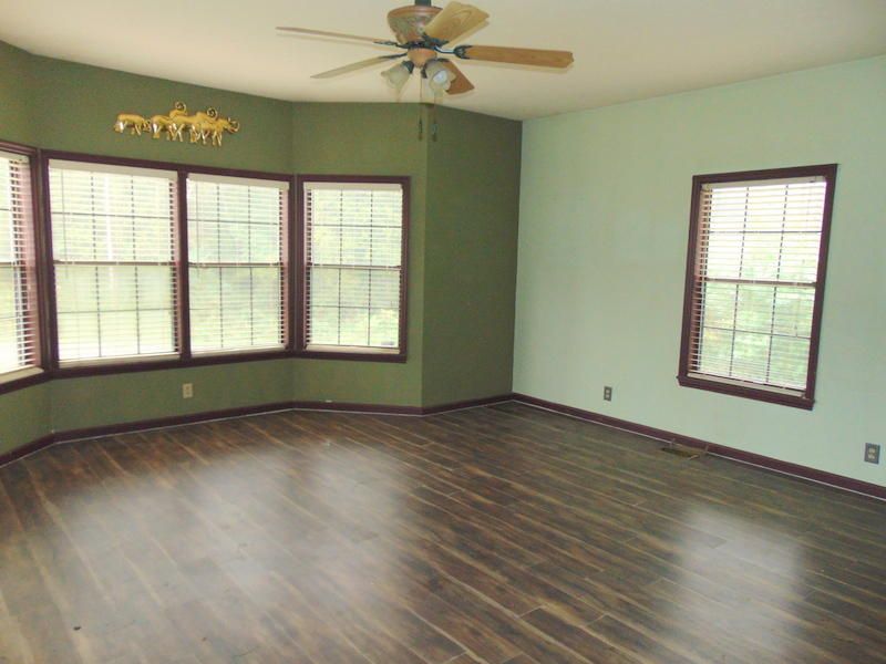 985 Rome Rd, Lancing, TN 37770