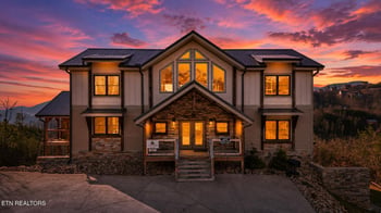 986 Chestnut Dr, Gatlinburg, TN 37738