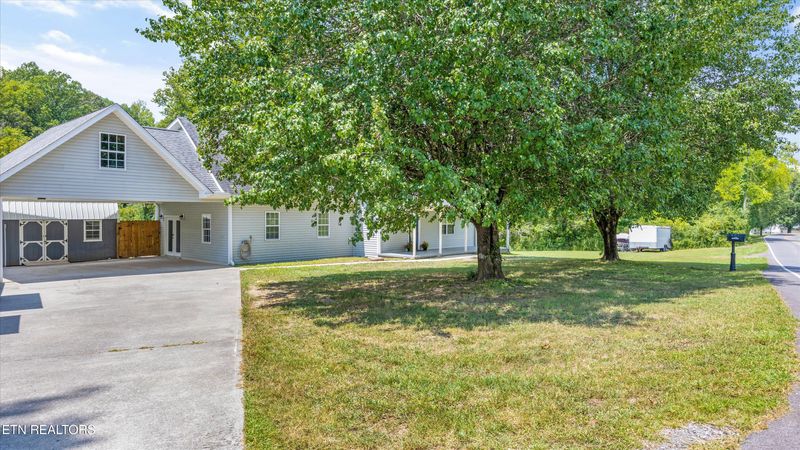986 Marlow Cir, Clinton, TN 37716