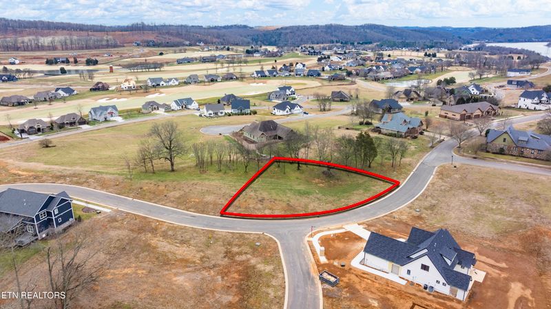 987 Eagle Point Dr, Loudon, TN 37774