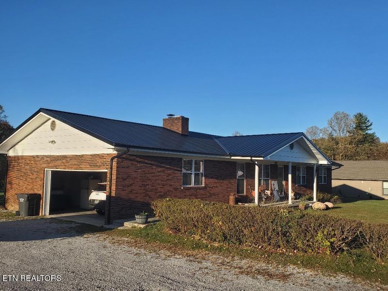 987 Pleasant Grove Rd, Winfield, TN 37892