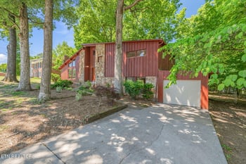 987 Ponder Rd, Knoxville, TN 37923