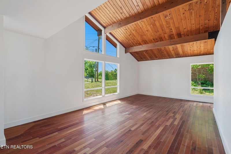 987 Ponder Rd, Knoxville, TN 37923