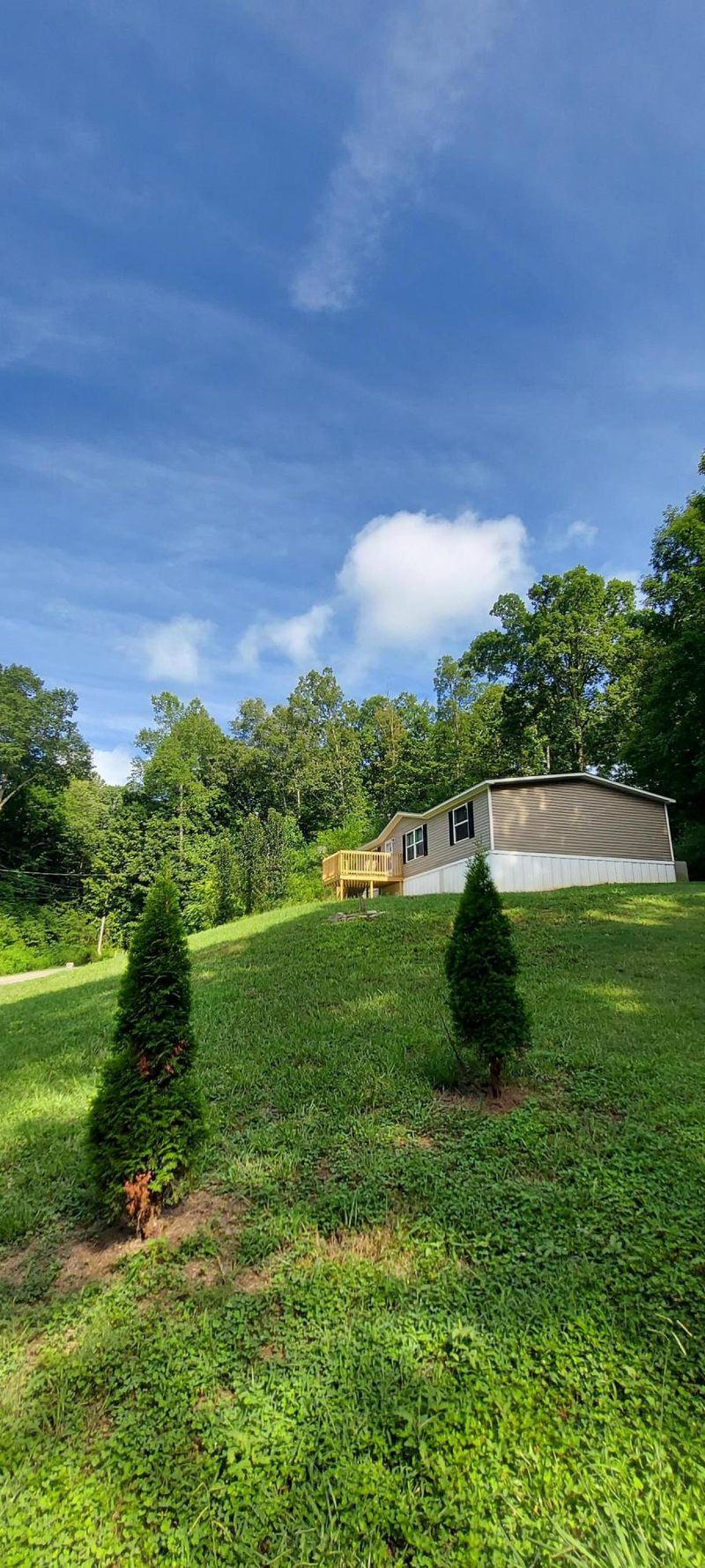 9884 Old Kingston Rd, Loudon, TN 37774