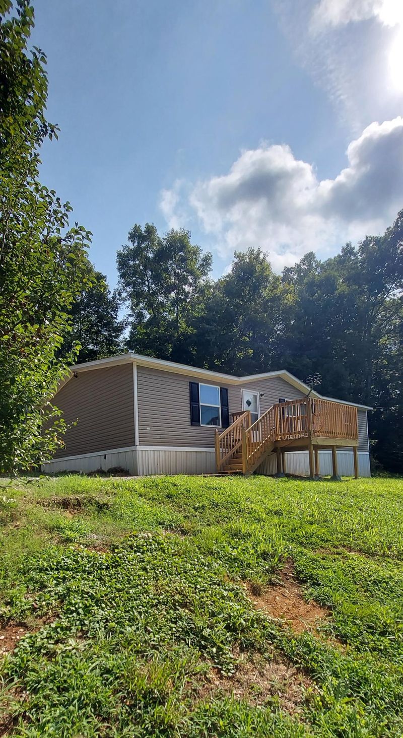 9884 Old Kingston Rd, Loudon, TN 37774