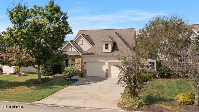 989 Rarity Bay Pkwy, Vonore, TN 37885