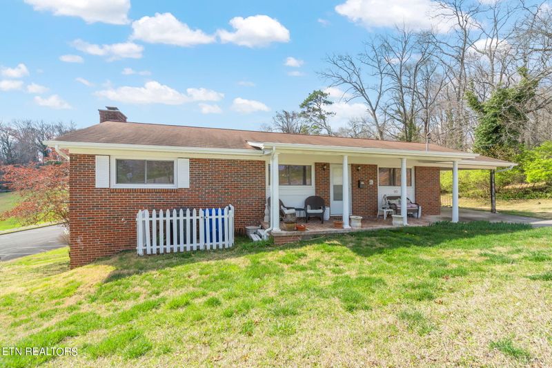99 Kentucky Ave, Oak Ridge, TN 37830