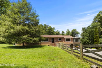 99 Reservoir Rd, Norris, TN 37828