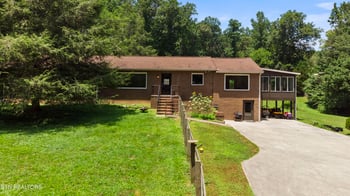 99 Reservoir Rd, Norris, TN 37828
