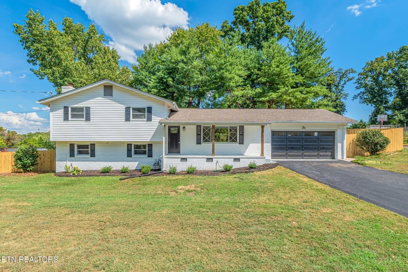 990 Ponder Rd, Knoxville, TN 37923