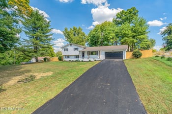 990 Ponder Rd, Knoxville, TN 37923