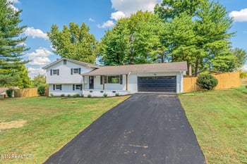 990 Ponder Rd, Knoxville, TN 37923