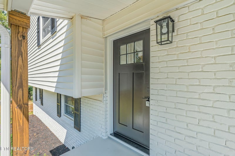 990 Ponder Rd, Knoxville, TN 37923