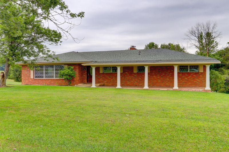 9901 E Emory Rd, Corryton, TN 37721