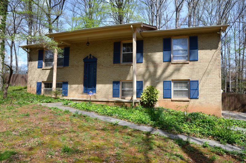 9905 Coluzzi Dr, Knoxville, TN 37923