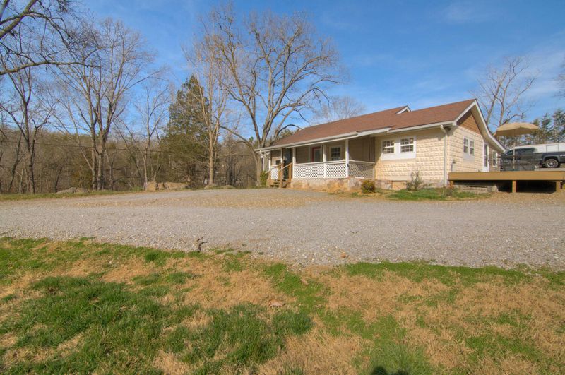9910 Stringtown Rd, Strawberry Plains, TN 37871