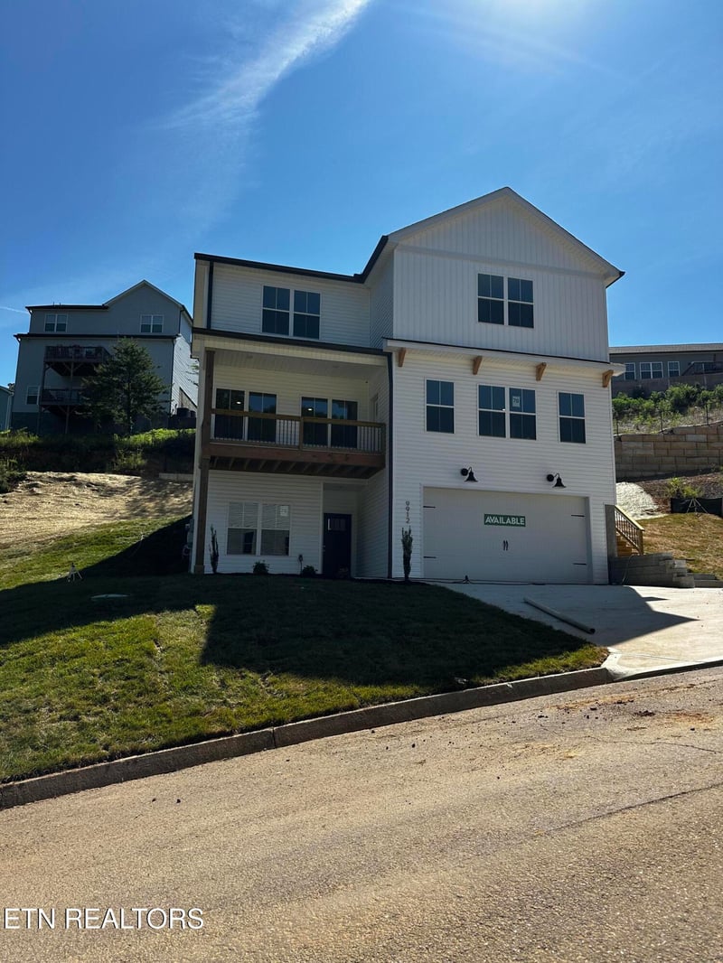 9912 Terra Vista Way, Knoxville, TN 37931