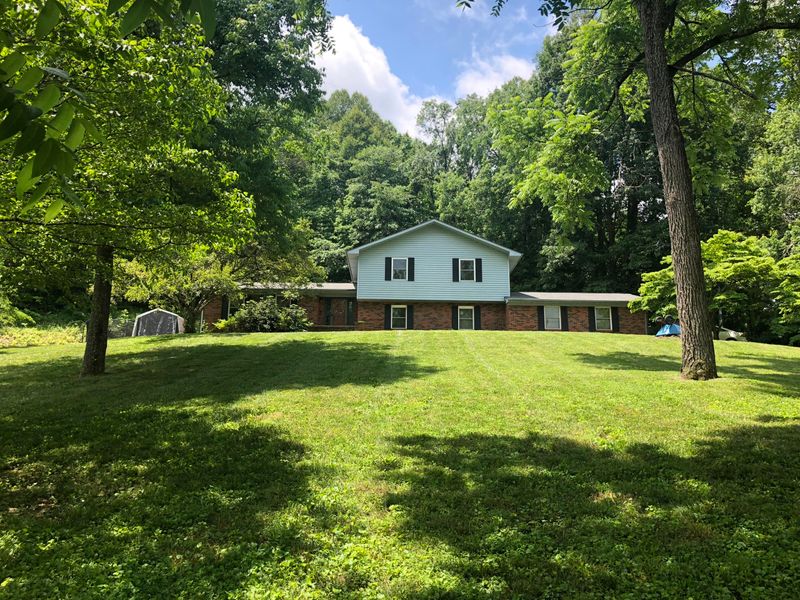 9913 Elkins Rd, Heiskell, TN 37754