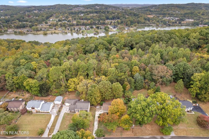 9913 Rainbow Dr, Knoxville, TN 37922