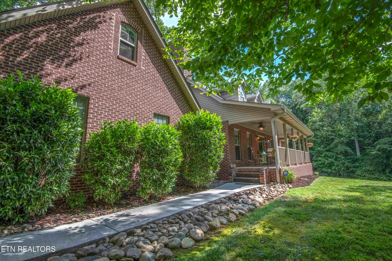 9915 Smoky Row Rd, Strawberry Plains, TN 37871