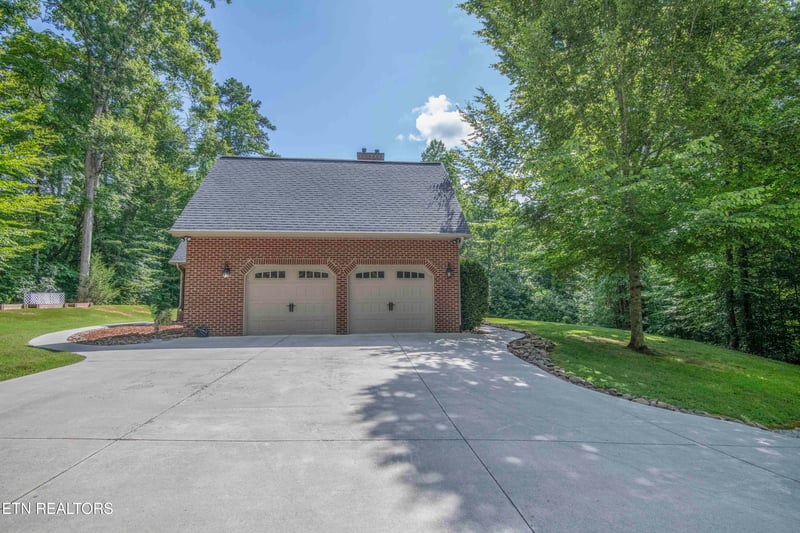 9915 Smoky Row Rd, Strawberry Plains, TN 37871