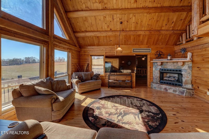 9917 Kodak Rd, Kodak, TN 37764