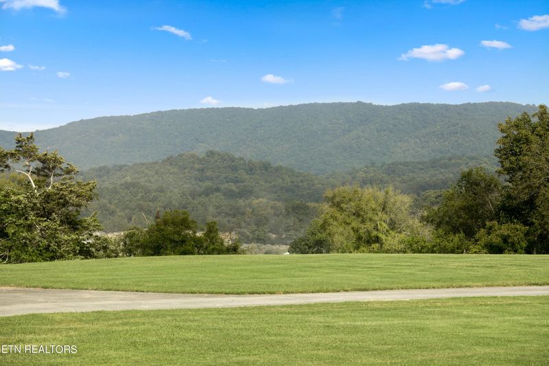 992 Swan Pond Circle Rd, Harriman, TN 37748