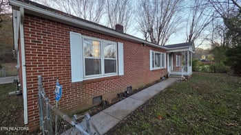 992 Walden Ridge Ln, Caryville, TN 37714