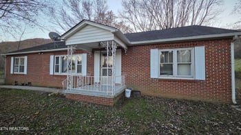 992 Walden Ridge Ln, Caryville, TN 37714