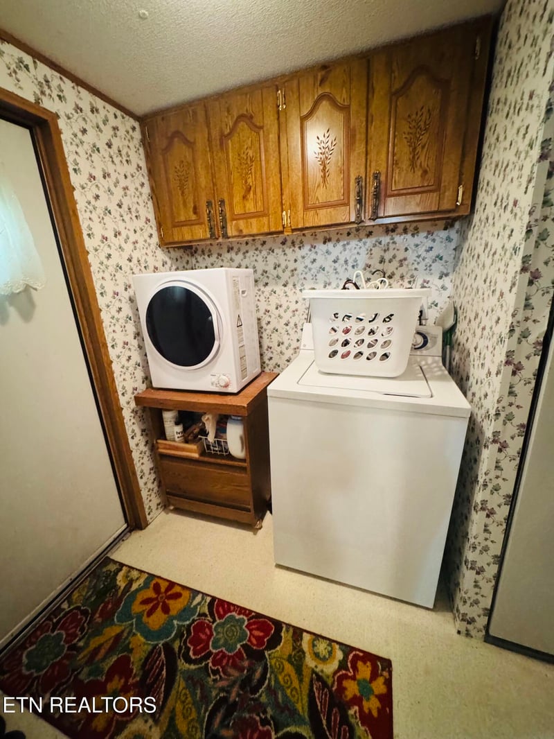 9923 Old Chestnut Ridge Rd, Heiskell, TN 37754