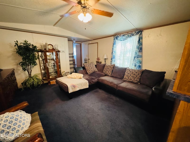 9923 Old Chestnut Ridge Rd, Heiskell, TN 37754