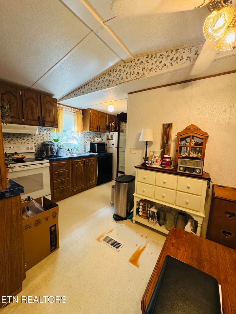 9923 Old Chestnut Ridge Rd, Heiskell, TN 37754