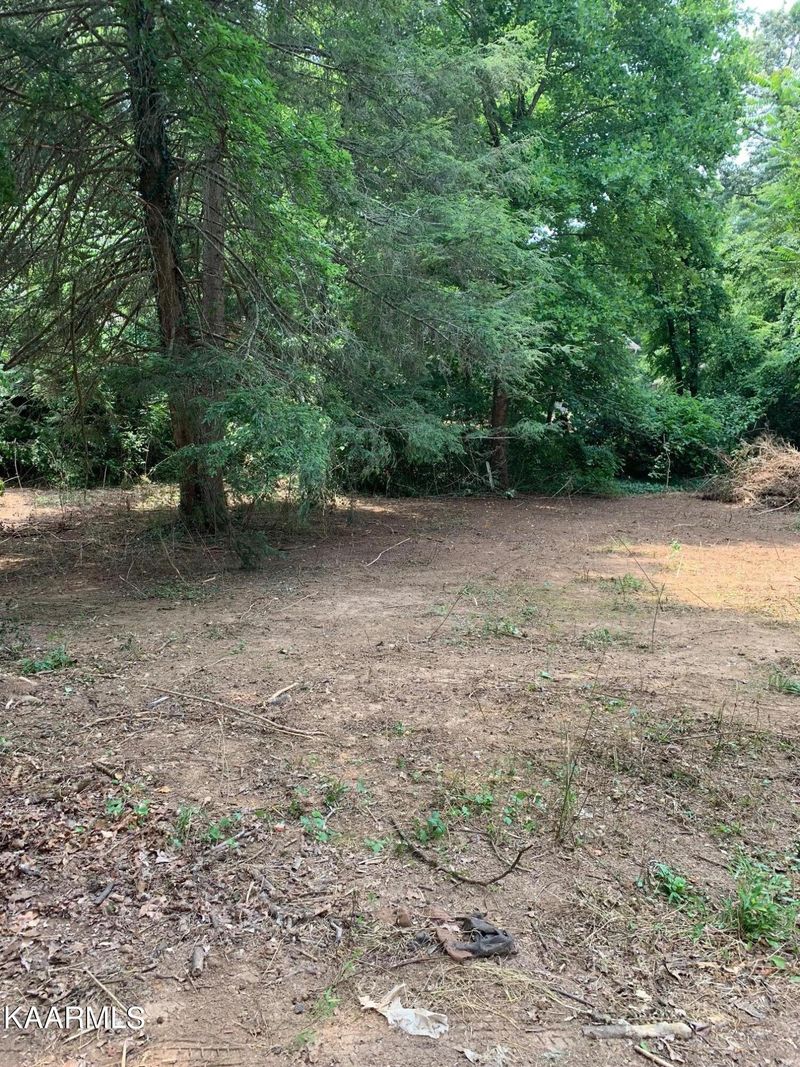 9925 Bluegrass Rd, Knoxville, TN 37922