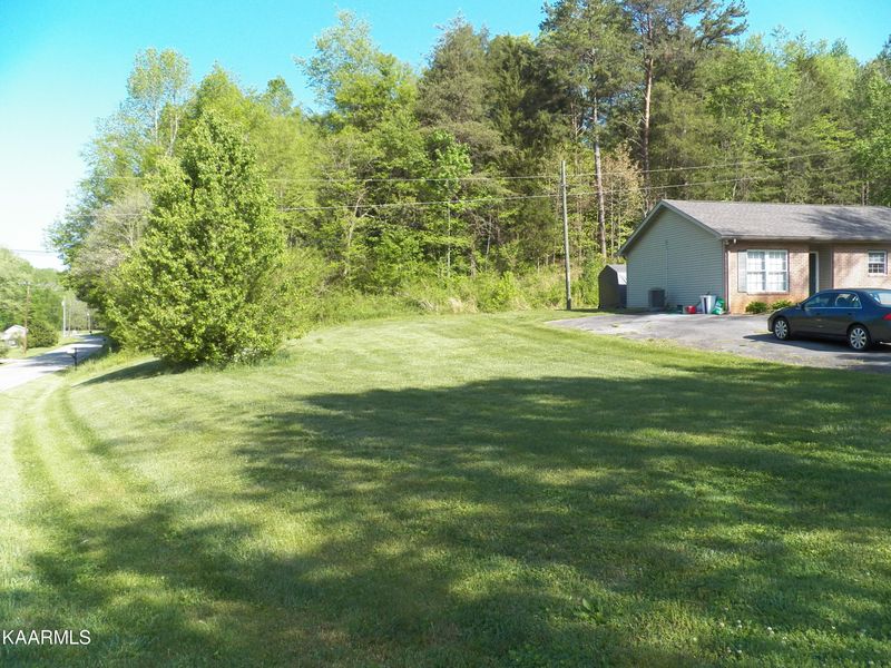 9925 Rausin Rd, Philadelphia, TN 37846