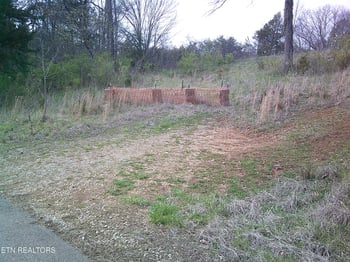 9927 Stringtown Rd, Strawberry Plains, TN 37871
