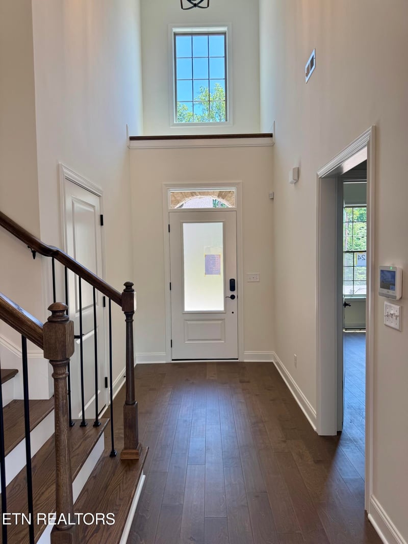 9933 Rio Bravo Ln, Knoxville, TN 37922