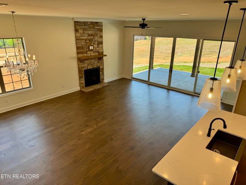 9933 Rio Bravo Ln, Knoxville, TN 37922