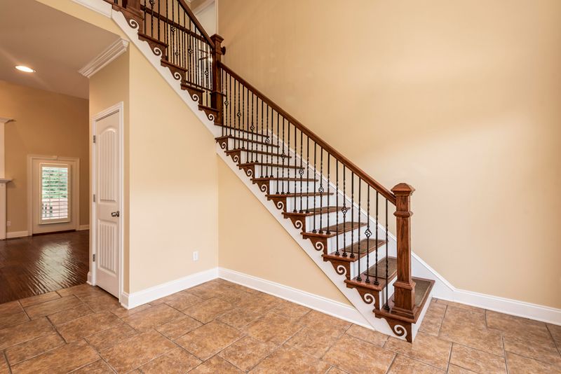 9936 Castleglen Ln, Knoxville, TN 37922