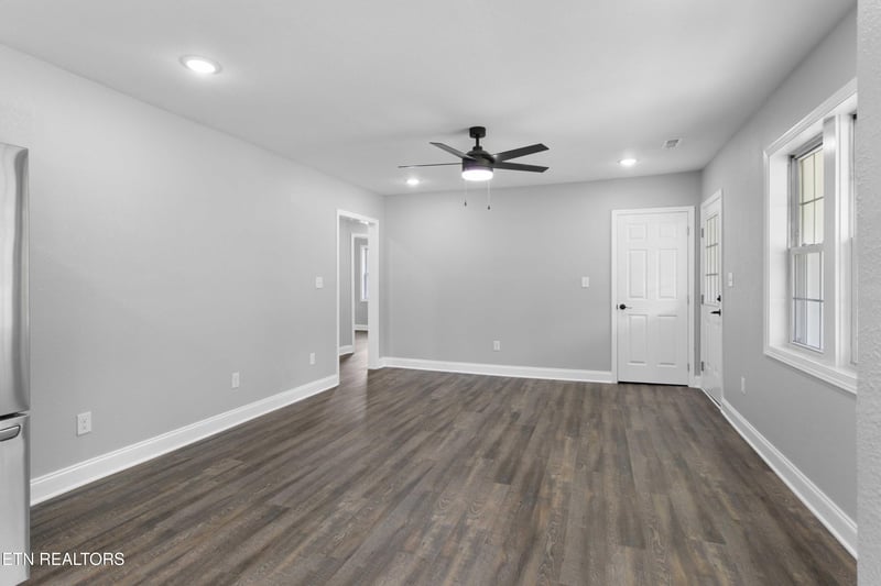 994 Pinecrest Rd, Jacksboro, TN 37757