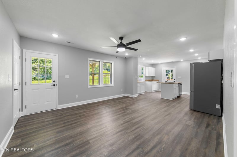 994 Pinecrest Rd, Jacksboro, TN 37757