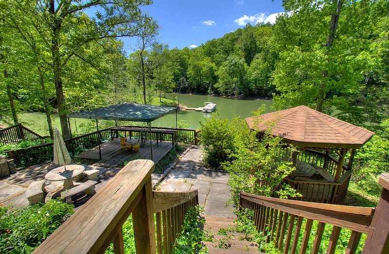 995 Willard Way, Sevierville, TN 37876