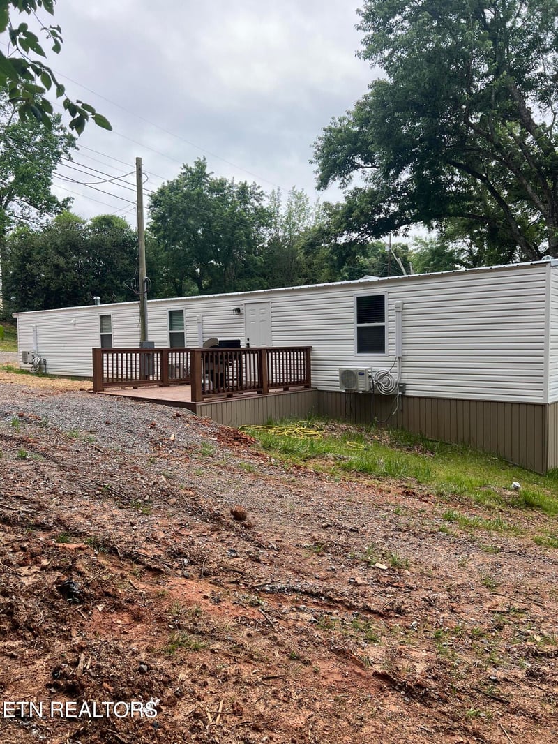 9960 Shaw Ferry Rd, Lenoir City, TN 37772
