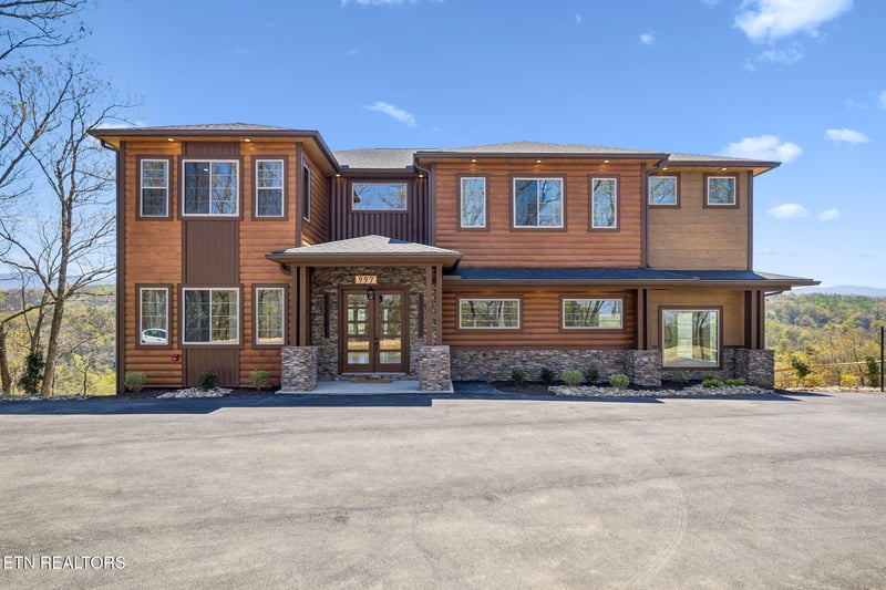 997 King Branch Rd, Sevierville, TN 37876