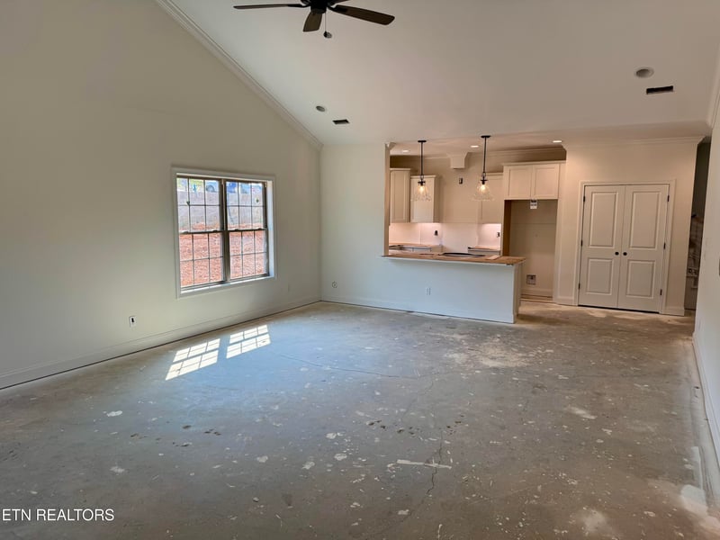 9975 Rio Bravo Ln, Knoxville, TN 37922