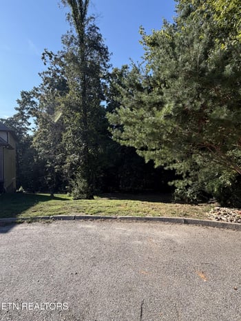 9976 Winding Hill Ln, Knoxville, TN 37931