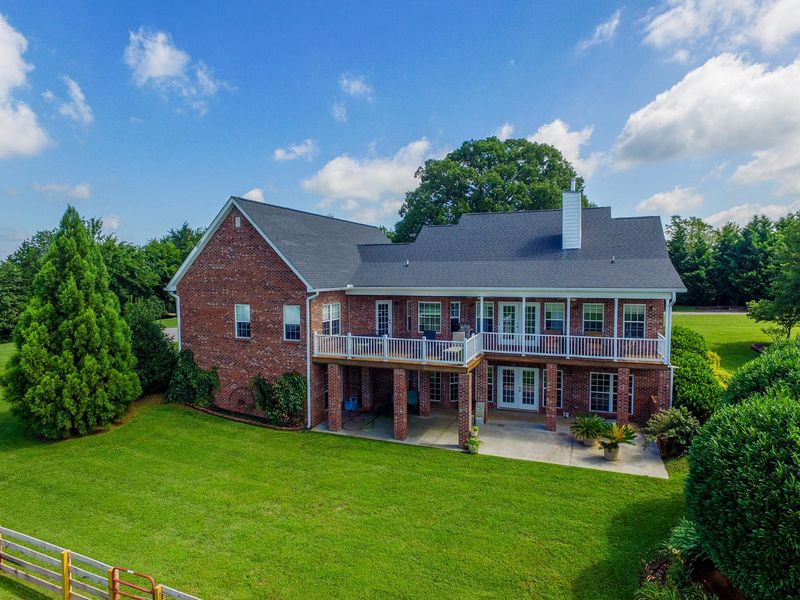998 Disco Loop Rd, Friendsville, TN 37737