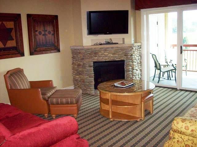 Condo 212 Dollywood Ln, Pigeon Forge, TN 37863