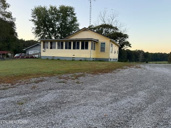 Deer Lodge, TN 37726