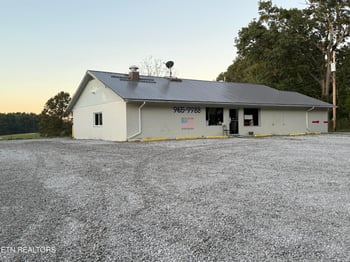 Deer Lodge, TN 37726